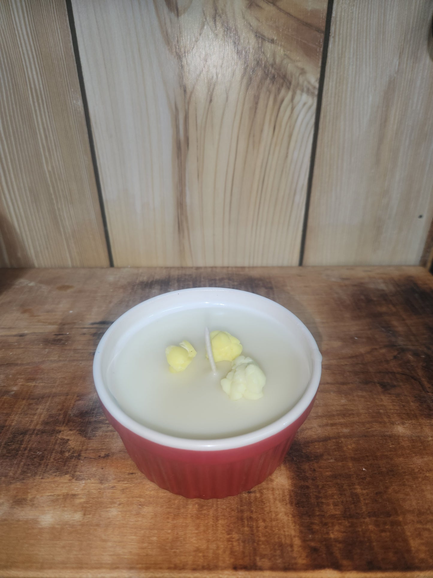 Bougie pop corn(manque les pop corn sur le dessus)