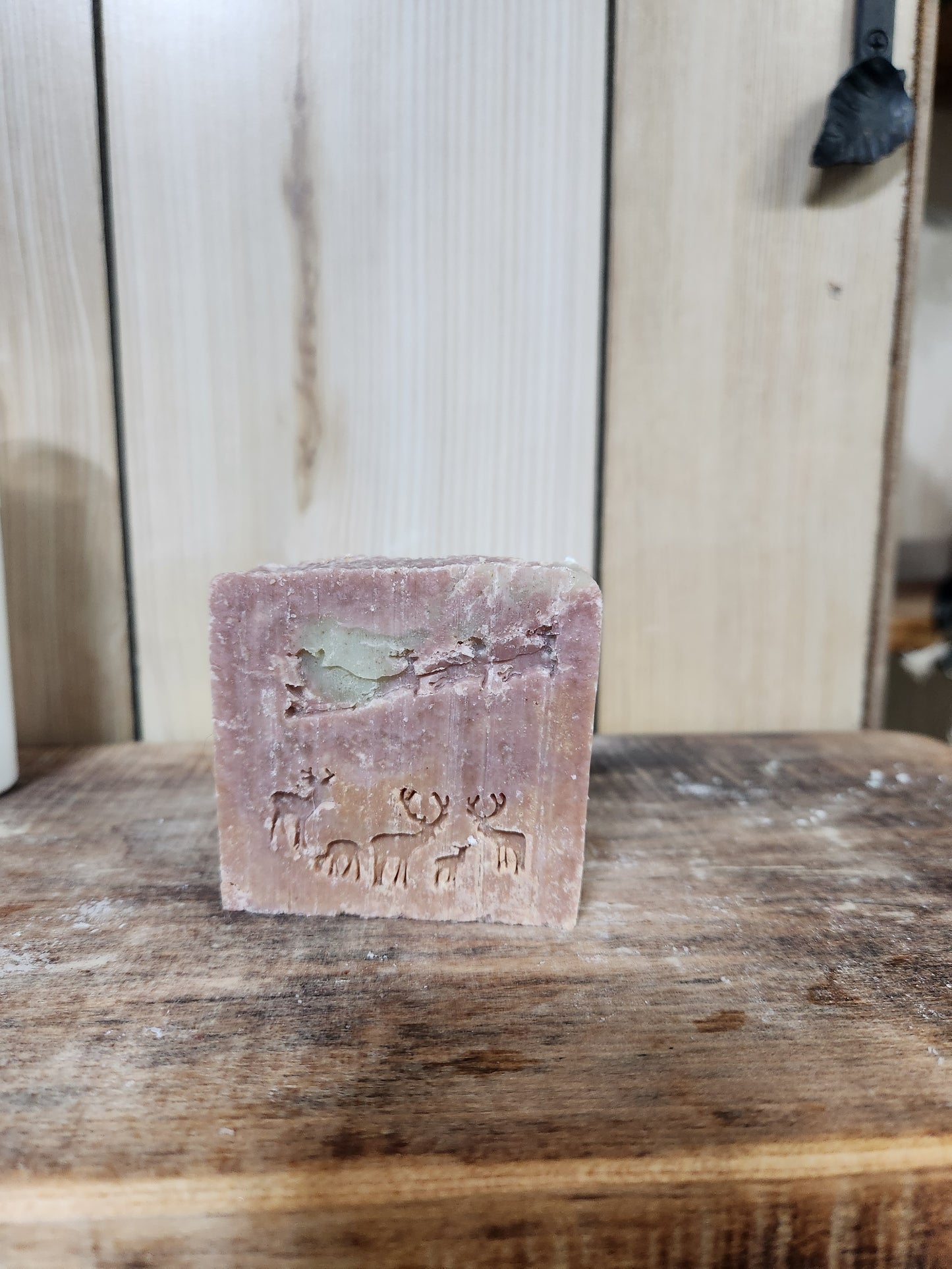 Savon 😅le design etampe mal fait et cassant