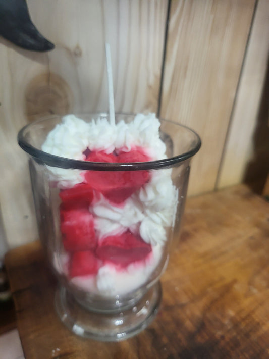 Bougie un délice un peu décoloré et cire cassée